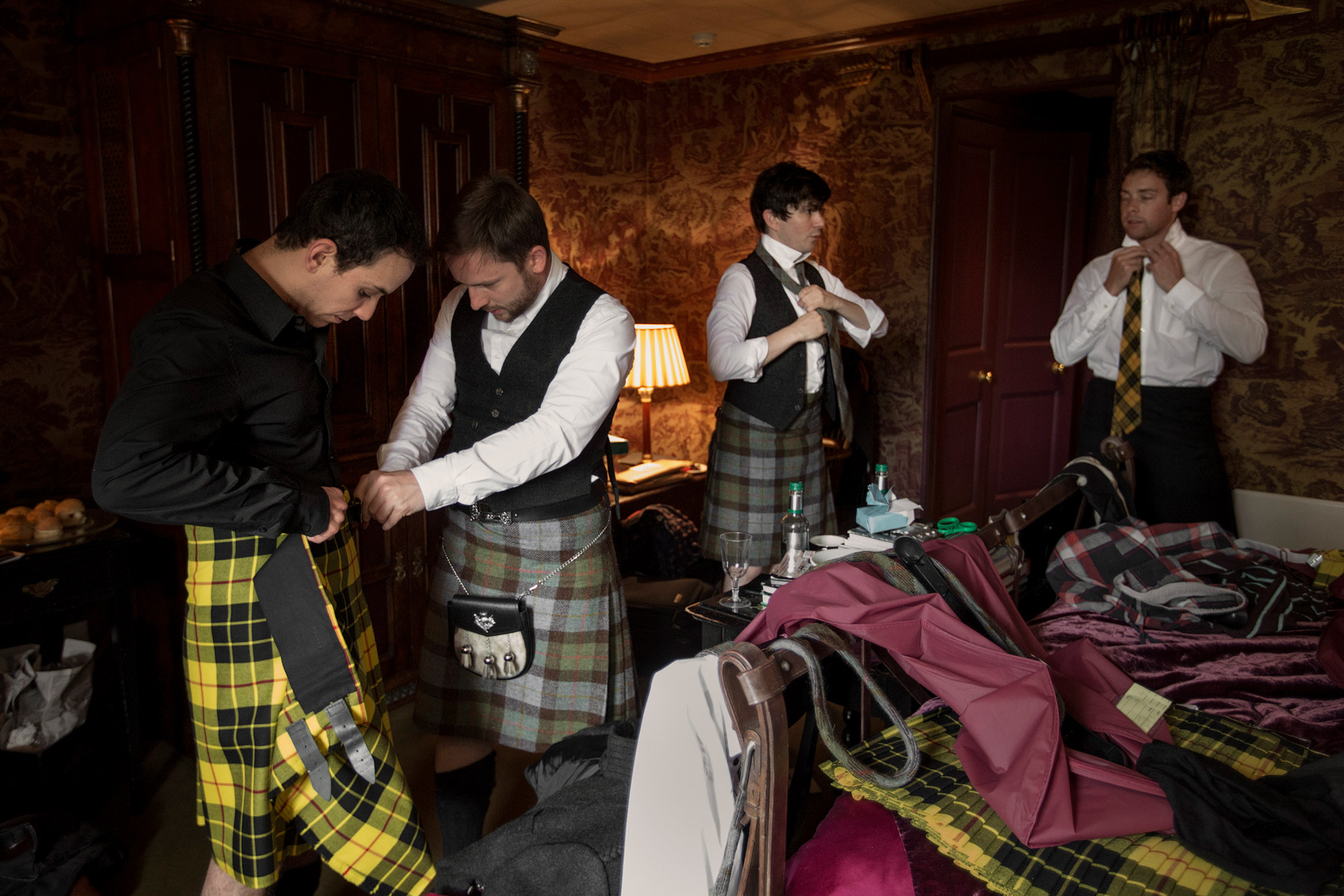 grooms getting ready at prestonfiled house in edinburgh