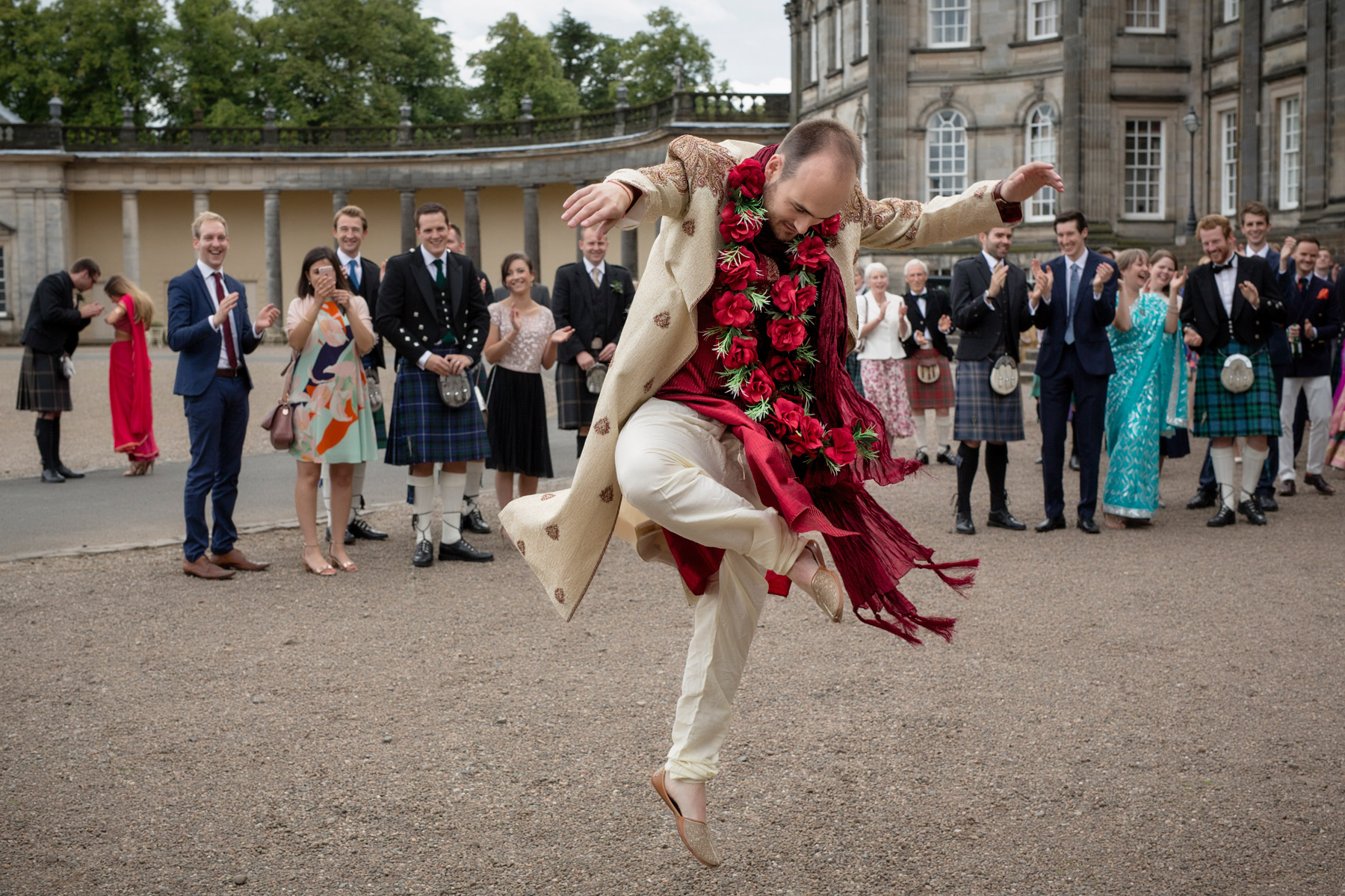 groom dances bollywood style at hindi wedding scotland